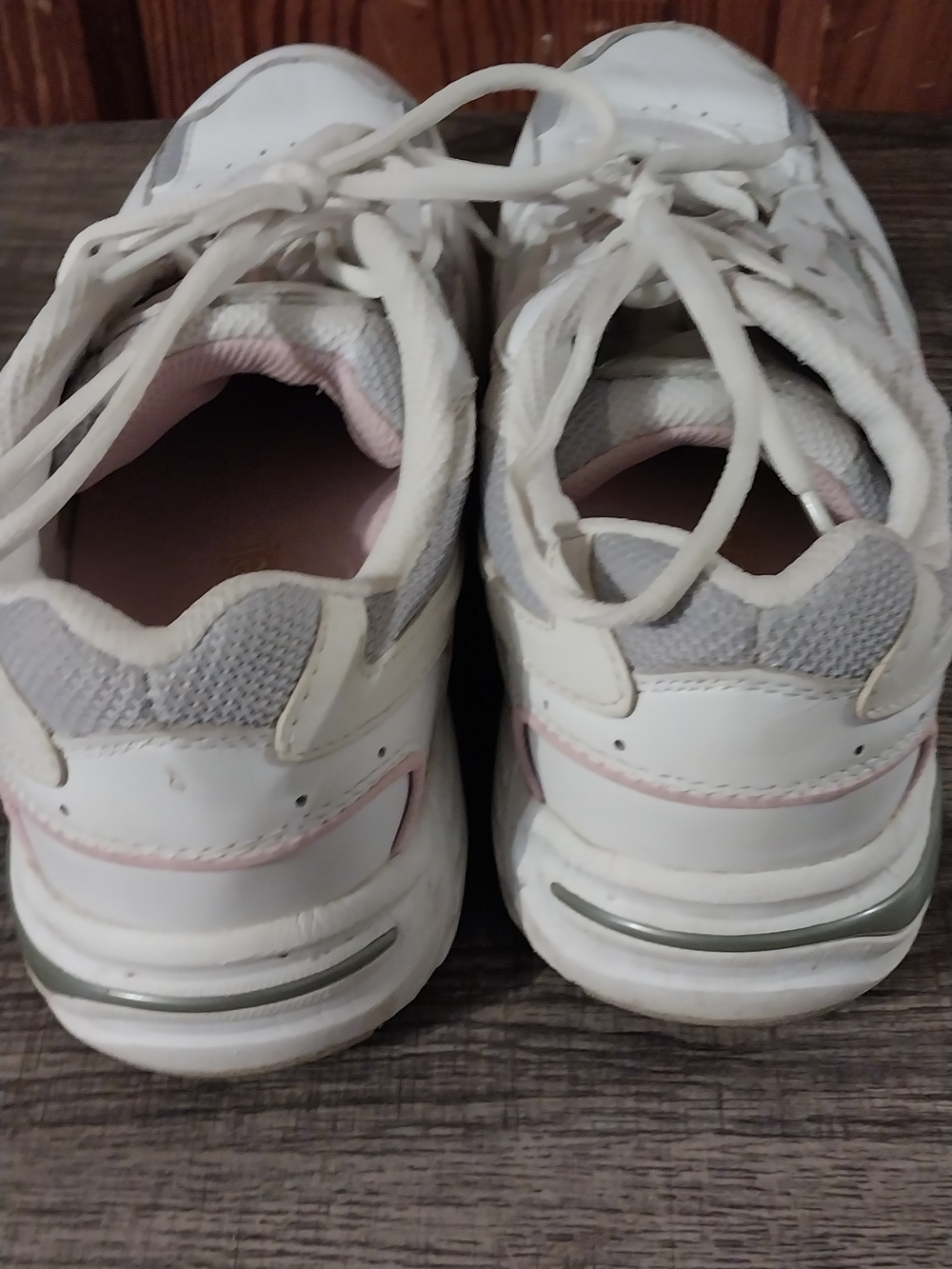 orthaheel White Sneakers with Light Pink Accent - Picture 4 of 4